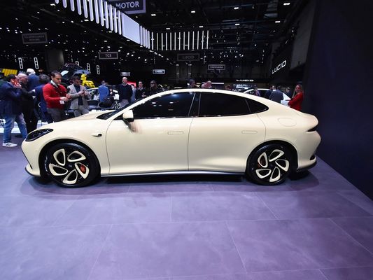 2024 Pure Electric Hatchback IM L6 Mobil Listrik Dengan Jangkauan 770km