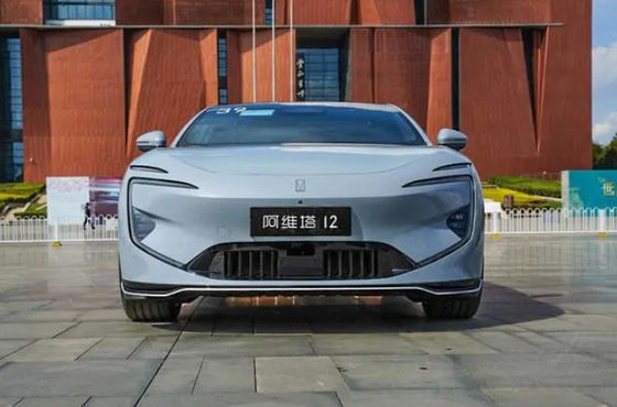 Kendaraan Listrik Murni AVATR 12 Mobil Listrik Dengan Jangkauan 700km