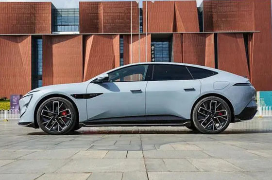 Kendaraan Listrik Murni AVATR 12 Mobil Listrik Dengan Jangkauan 700km