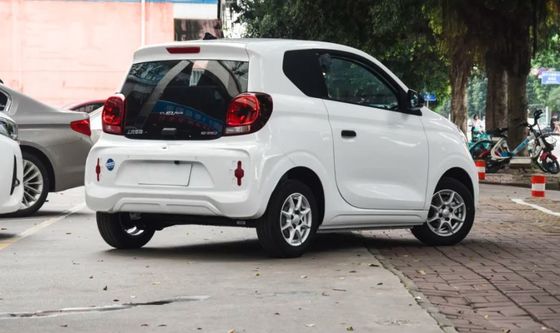 Kendaraan Listrik Murni Roewe Clever Semua-Listrik Mobil Mini Listrik Mobil 4 kursi Dengan 311km jangkauan tersedia