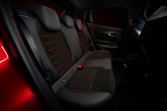 The Sportyest Compact Car Alfa Romeo Pertama EV Milano Dengan 2 Pilihan Penggerak 156ph & 240ph WLTC 240miles