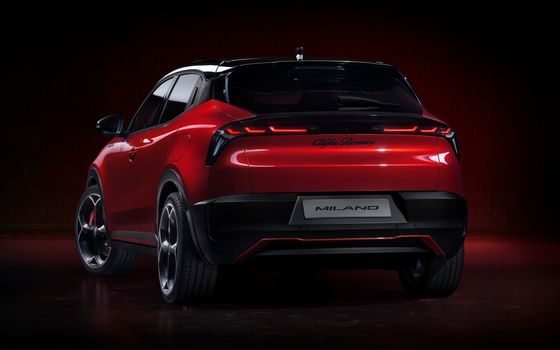 The Sportyest Compact Car Alfa Romeo Pertama EV Milano Dengan 2 Pilihan Penggerak 156ph & 240ph WLTC 240miles