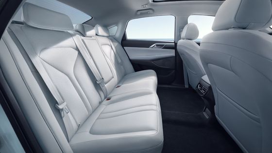 2024 Xpeng P5 Kendaraan Listrik EV Mobil Listrik Jangka Panjang 480km 155KW Daya 170km/h