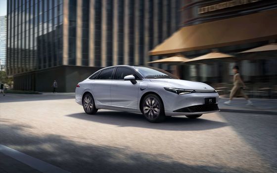 2024 Xpeng P5 Kendaraan Listrik EV Mobil Listrik Jangka Panjang 480km 155KW Daya 170km/h