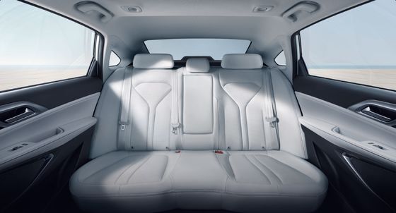 2024 Xpeng P5 Kendaraan Listrik EV Mobil Listrik Jangka Panjang 480km 155KW Daya 170km/h