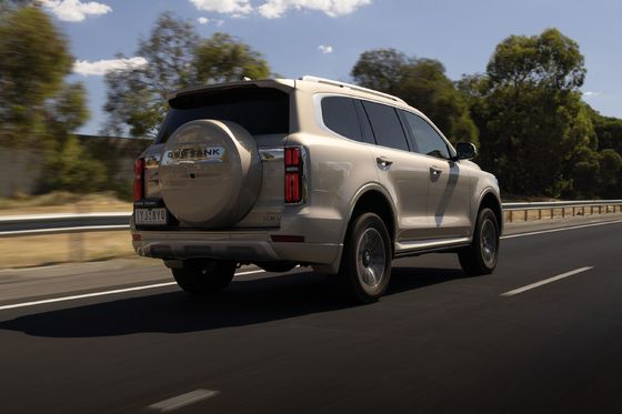 Mobil energi baru 2023 TANK 500 PHEV AWD Drivetrain 180km/h kecepatan tertinggi dengan 6.9sec 0-100akselerasi