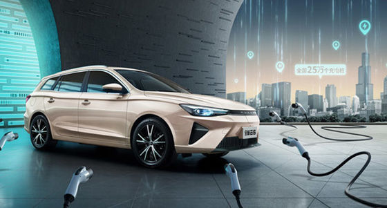 NEDC501Km Range Drive Roewe Ei5 MPV Kendaraan Listrik Murni Kecepatan tertinggi 185km/h 8.3sec 0-100km/h Akselerasi