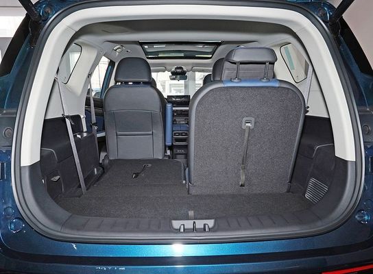 Livan Geely Ruilan 9 EV Mobil 470km Range Mobil murni EV Kendaraan energi baru