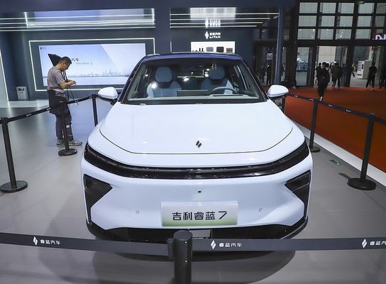2024 Livan 7 Geely Ruilan 7 EV Mobil LHD dalam baterai stok 450km mobil EV kendaraan energi baru mobil listrik murni