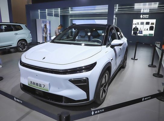2024 Livan 7 Geely Ruilan 7 EV Mobil LHD dalam baterai stok 450km mobil EV kendaraan energi baru mobil listrik murni