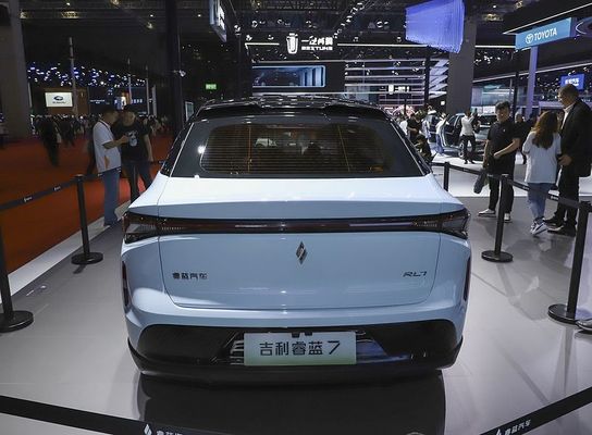 2024 Livan 7 Geely Ruilan 7 EV Mobil LHD dalam baterai stok 450km mobil EV kendaraan energi baru mobil listrik murni