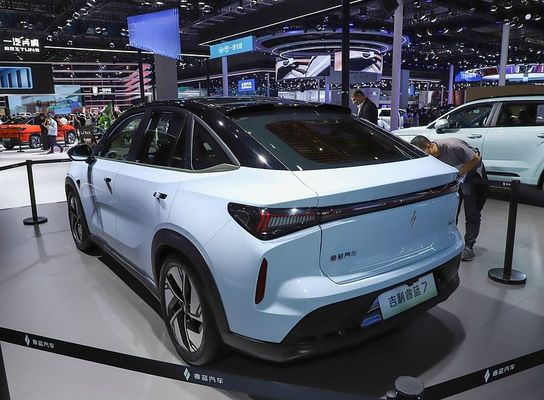 2024 Livan 7 Geely Ruilan 7 EV Mobil LHD dalam baterai stok 450km mobil EV kendaraan energi baru mobil listrik murni