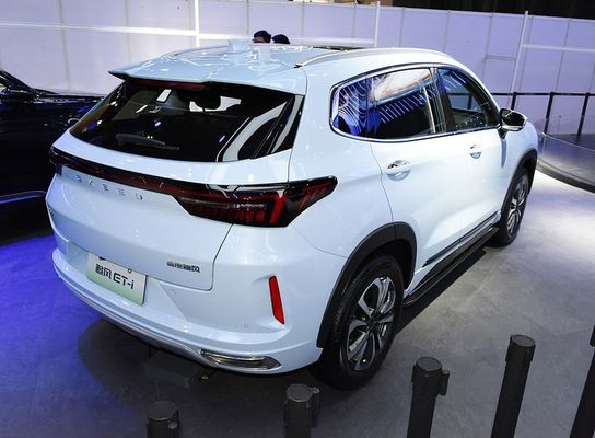 Mobil hibrida EXCEED Classic 2023 di Chery EXCEED ET-i 1.5T 156hp L4 + 125motor listrik 180km / jam kecepatan tertinggi 0-100km / jam dalam 7 detik