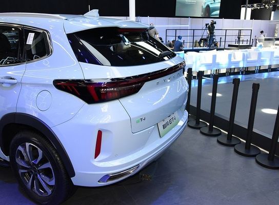 Mobil hibrida EXCEED Classic 2023 di Chery EXCEED ET-i 1.5T 156hp L4 + 125motor listrik 180km / jam kecepatan tertinggi 0-100km / jam dalam 7 detik