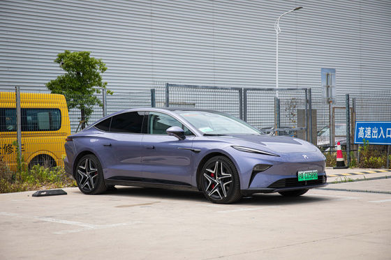 Kendaraan listrik murni Feifan F7 dilengkapi dengan pengisian baterai gratis dan pertukaran seumur hidup 500km RWD powertrain mobil listrik