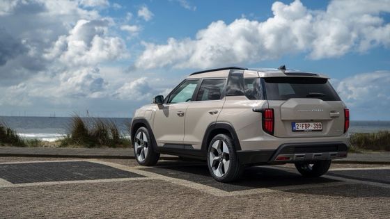 Kendaraan Listrik Murni Terbaru KGM Torres EVS 109mph Kecepatan tertinggi 152kw 207PS Daya Maksimum Siap Berjalan Mobil Listrik Murni