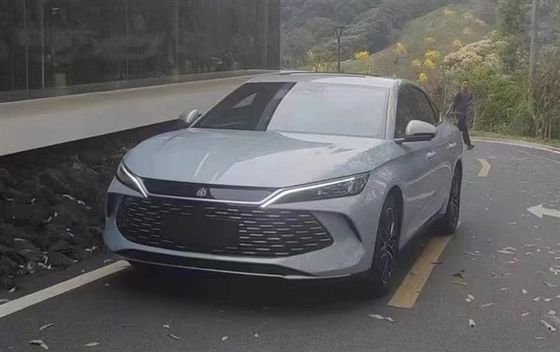 Presale 2024 BYD Qinn L DM-i 80km Kendaraan listrik Landed Segera Mobil hibrida 1.5T 101ps L4 New Engergy Mobil