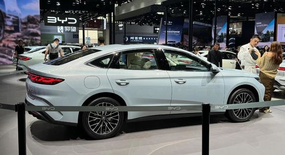 Presale 2024 BYD Qinn L DM-i 80km Kendaraan listrik Landed Segera Mobil hibrida 1.5T 101ps L4 New Engergy Mobil