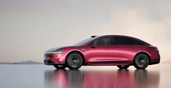 Presale Huawei & BAIC Stelato S9 Kendaraan Listrik Murni 4 pintu/5 kursi Sedan 214km/h Kecepatan tertinggi 227kw Motorpower New Ev Car