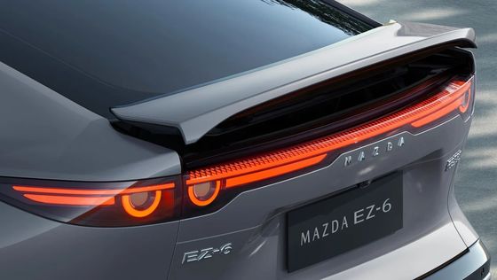 Kendaraan listrik murni pertama Mazda EZ-6 adalah sedan roda belakang yang ramping dengan