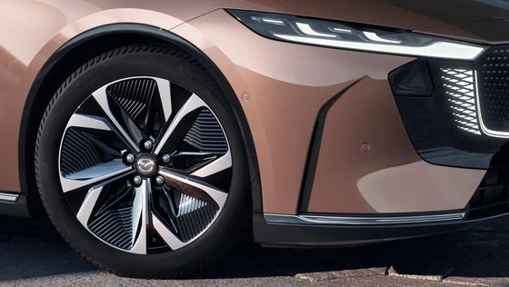 Kendaraan listrik murni pertama Mazda EZ-6 adalah sedan roda belakang yang ramping dengan