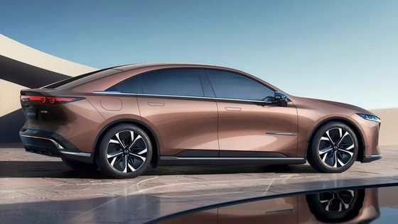 Kendaraan listrik murni pertama Mazda EZ-6 adalah sedan roda belakang yang ramping dengan