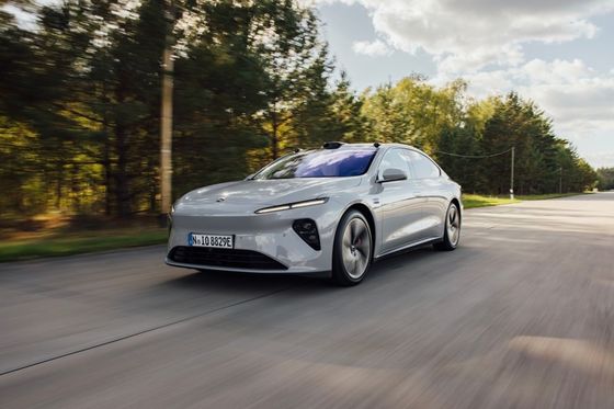 Kendaraan Energi Baru 2024 Nio ET7 Weilai Kendaraan Listrik 75kwh 200km/h Mobil Berkecepatan Tinggi