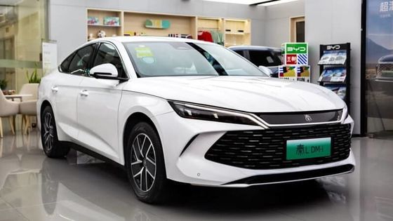 Kendaraan Hybrid Baru 2024 BYD Qin L Dm-i 1.5T 101Ps.L4 Mesin Dengan 218Ps Motor Listrik Daya 180km / h Kecepatan tertinggi