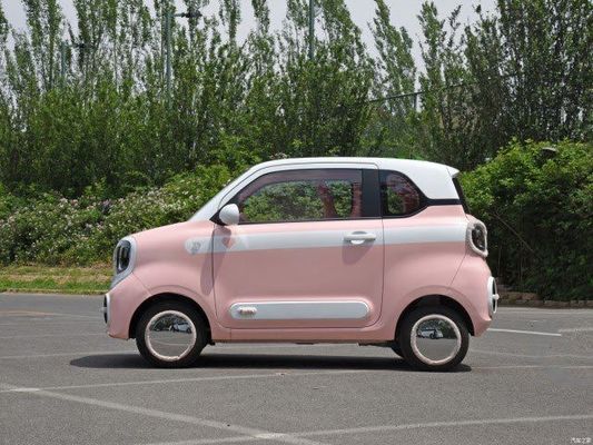 Pra-penjualan Micro-ev FAW Bestune Pony Hatch 120km Range Dengan 20kw/27P.s Motorpower Listrik 3 pintu/4 kursi Desain Keamanan