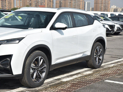 2024 Hybrid Baru Dongfeng Forthing Haohan PHEV 1.5t Fwd Kompak SUV Kendaraan 5 Kursi Hybrid Kendaraan Listrik Bensin