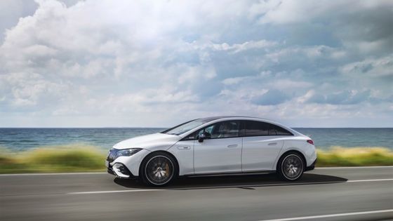 Kendaraan listrik jarak jauh super Mercedes-Benz EQE AMG 53 4MATIC + dengan motor 460kw/625P.s kekuatan 220km / h kecepatan tertinggi