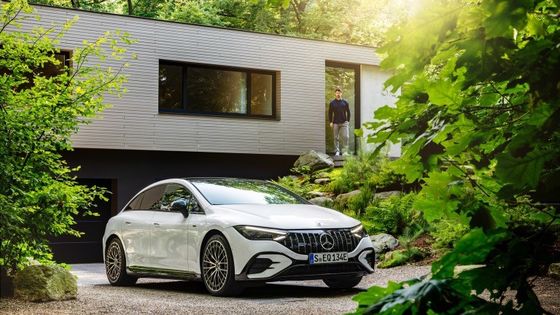 Kendaraan listrik jarak jauh super Mercedes-Benz EQE AMG 53 4MATIC + dengan motor 460kw/625P.s kekuatan 220km / h kecepatan tertinggi