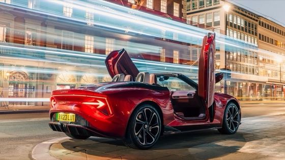 MG Cyberster Trophy Mobil sport listrik yang sehat 335bhp dan 350lb ft torsi, 336 mil jangkauan di bawah 77kwh baterai