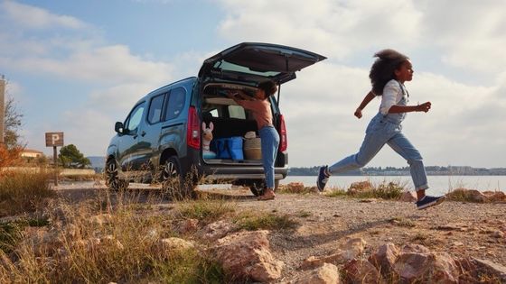 NEW CITROEN e-Berlingo Kendaraan Listrik Baru 339km Jangkauan baterai 52kwh dengan 100kw ((136P.s) Daya motor & 132km / h kecepatan tertinggi