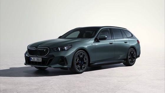 Mobil EV terbaru yang cocok dengan baterai 84,4kWh 329 mil jangkauan dengan 335bhp/430Nm di BMW i5 Touring eDrive40 single speed RWD