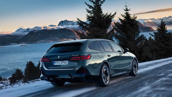 Mobil EV terbaru yang cocok dengan baterai 84,4kWh 329 mil jangkauan dengan 335bhp/430Nm di BMW i5 Touring eDrive40 single speed RWD