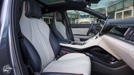 FWD 1.5L Engine At BYD SEAL U DM-i PHEV Mobil Listrik Dengan Motor Listrik 18.3kwh Baterai Daya Maksimal 214bhp