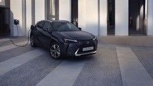 Lexus UX300e 2023 Review, All Electric EV 440km Range WLTP 7.5s 0-100km/h Akselerasi Dengan Daya 150kw Mobil Listrik Murni
