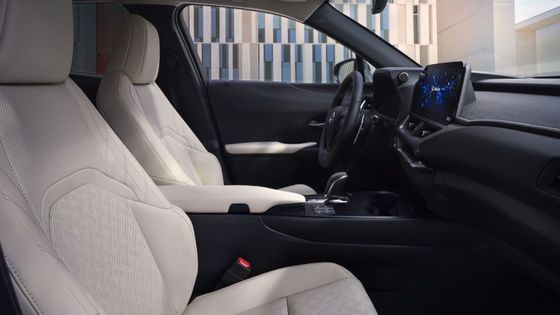 Lexus UX300e 2023 Review, All Electric EV 440km Range WLTP 7.5s 0-100km/h Akselerasi Dengan Daya 150kw Mobil Listrik Murni