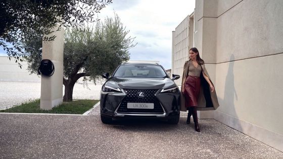Lexus UX300e 2023 Review, All Electric EV 440km Range WLTP 7.5s 0-100km/h Akselerasi Dengan Daya 150kw Mobil Listrik Murni