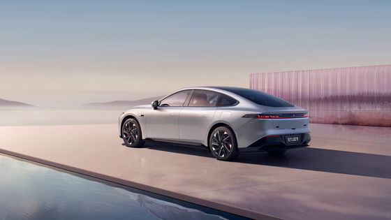 2024 kuat Dongfeng Eπ 007 200Pro EREV 200km CLTC 160kw motor daya 310N.m Torsi dengan 7.2s 0-100km / h akselerasi