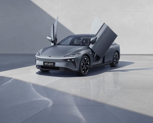 2024 kuat Dongfeng Eπ 007 200Pro EREV 200km CLTC 160kw motor daya 310N.m Torsi dengan 7.2s 0-100km / h akselerasi