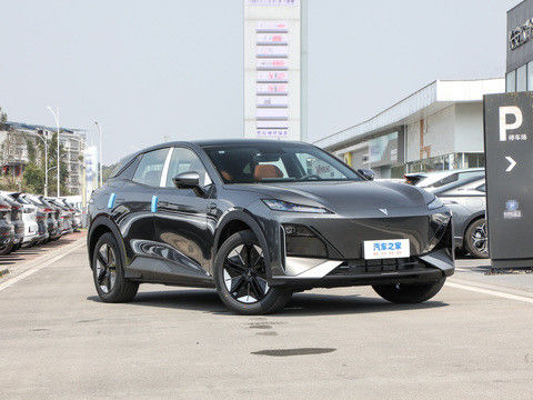 Sistem HUAWEI terbaru DEEPAL S07 2024 EREV dengan 121km CLTC0.5h Waktu pengisian cepat 175kW Daya maksimum 320N.m Torsi