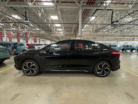 RHD 2024 JMEV Yi GSE Mobil Listrik Dengan Jangkauan 430km 118kw Daya Maksimum