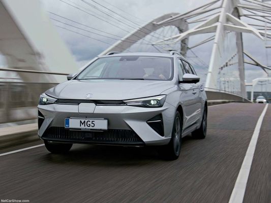 Roomy Affortable All Electric Car At MG 5 EV With A Decent Range 344km And Super Charging Ability
