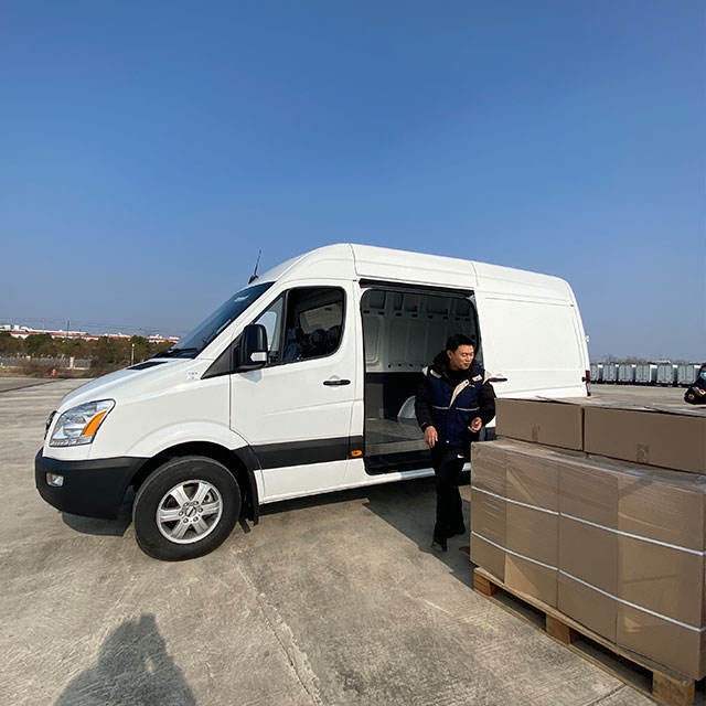 4 Doors Electric Cargo Vans Auto 110km/H 288km Untuk Transportasi