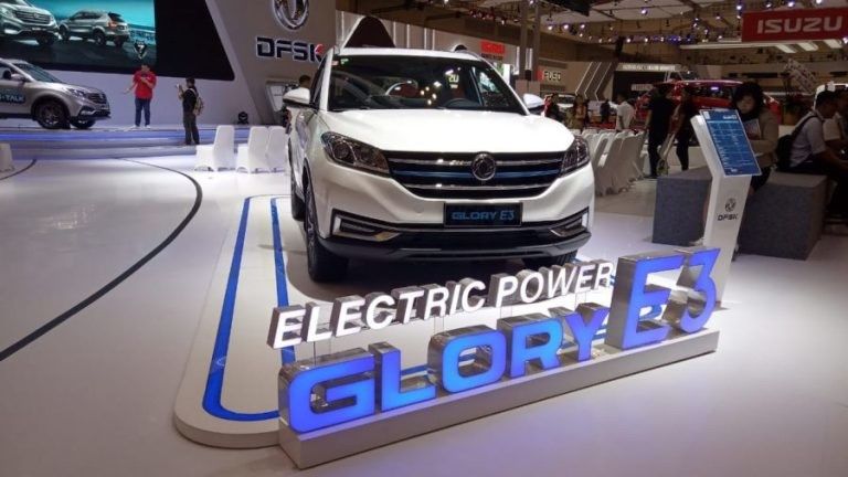 Dongfeng Glory E3 Mobil SUV Listrik EV AMG Drive Unit Mobil Listrik 5 Seater