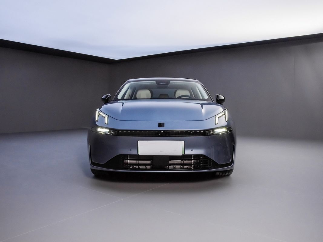 LYNK&CO 07 EM-P Plug In Mobil Listrik Hibrida Sedan EV