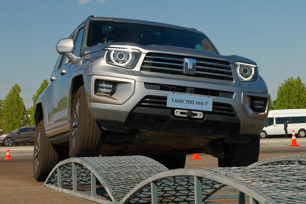 GWM TANK SUV Off road mewah PHEV AWD Drivetrain 190km/h Kecepatan tertinggi Dengan 3.0t 360PS V6 Engine & 0.4h waktu pengisian cepat