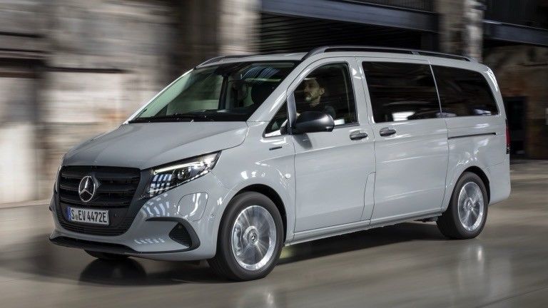 9 Seater EV Mercedes-Benz EVito Tourer Long Dengan Motor Listrik 201bhp Dan Baterai yang Bisa Digunakan 90kWh